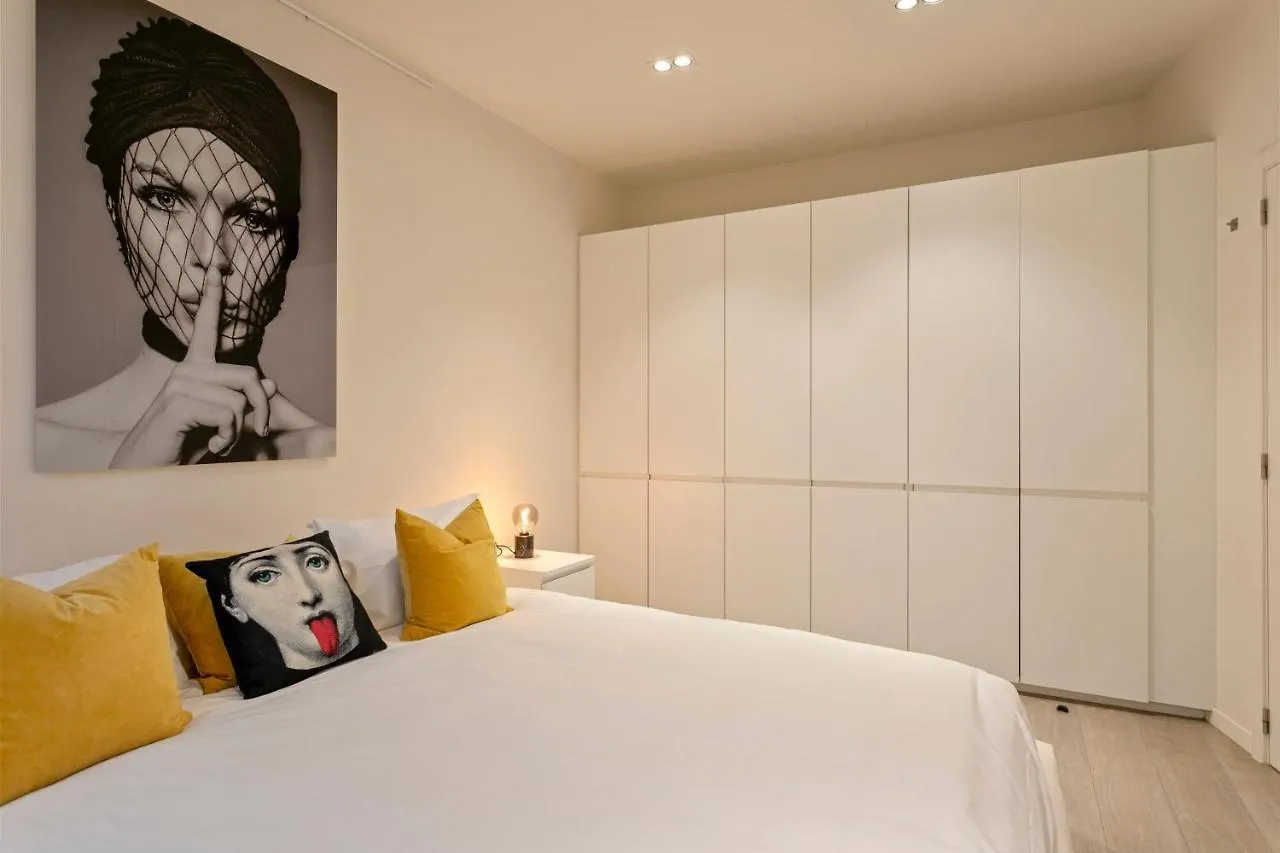 Top Located Cozy Apartments Next To Kmska Antuérpia 0*,  Bélgica